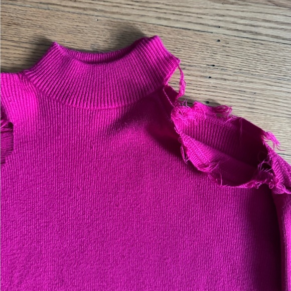 Women’s Forever 21 Distressed Fuchsia Turtleneck Sweater Size M Casual,Oversized - Picture 7 of 11